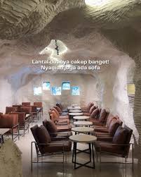 Coffee Shop Sarang Semut di PIK 2: Tempat Nongkrong Unik yang Lagi Hits